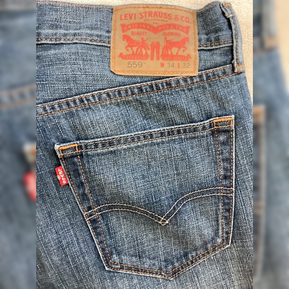 Levi’s 559 Men’s Relaxed Straight Fit Jeans Medium Wash Denim 34x32 - Picture 1 of 9